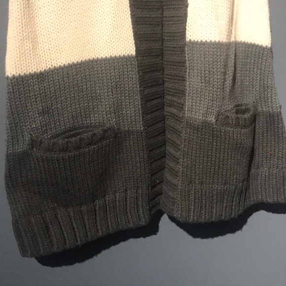 Button sweater vest - Picture 5 of 5